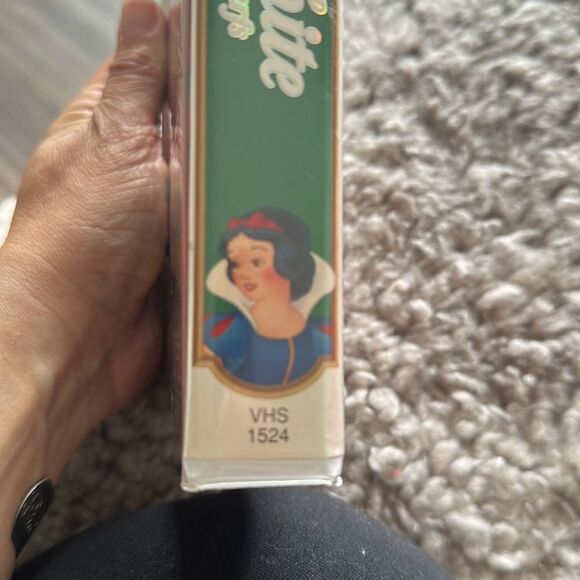 Walt Disney's Masterpiece Snow White and the Seven Dwarfs VHS Video #1524 Rare! - Picture 3 of 10